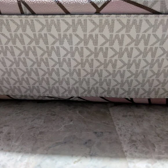 RARE WHITE KORS MK Michael Kors Limited Edition WHITE Tote-Pristine Condition - Picture 3 of 7